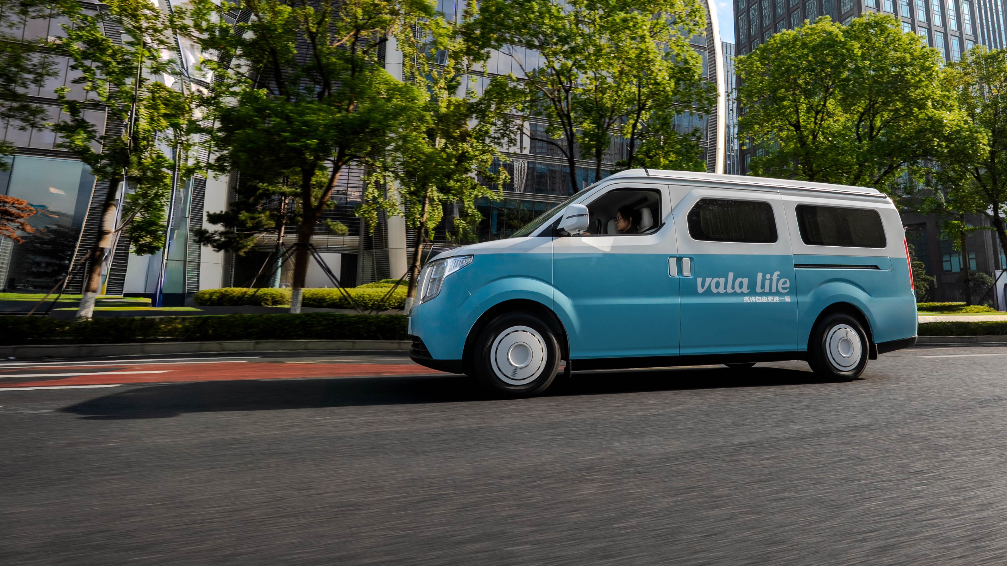 一车N用 从容出入地库 穿行便捷